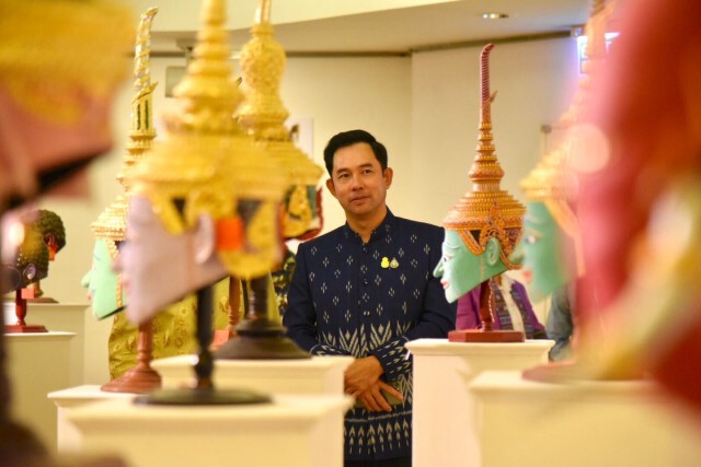 วธ. จับมือ มธ. ถ่ายทอดงานประณีตศิลป์ผ่านนิทรรศการ "หัวโขนชั้นครู"