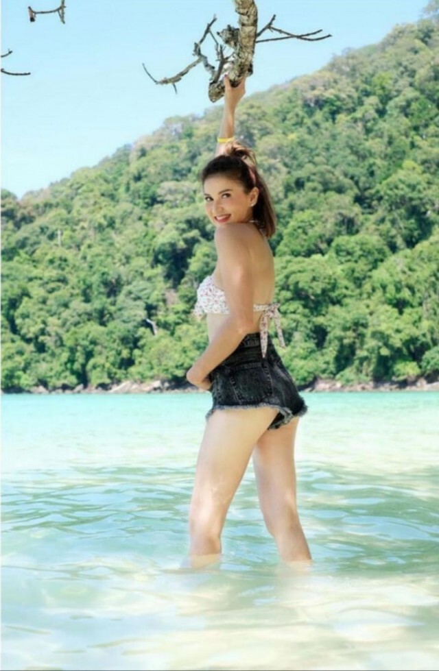 "แอน สิเรียม" สลัดผ้าลงแช่อ่างอาบน้ำ สวยเซี้ยะหุ่นแซ่บเว่อ ในวัย 48