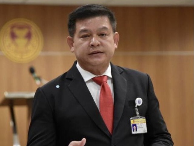 "สิระ" เตรียมเรียก "น้องหมวย" ชี้แจง กมธ. ปมถูกทำอนาจารในรร.