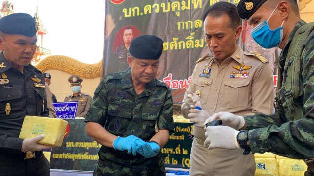 ทหารยึดยาบ้าทิ้งริมโขง 8.2 ล้านเม็ด