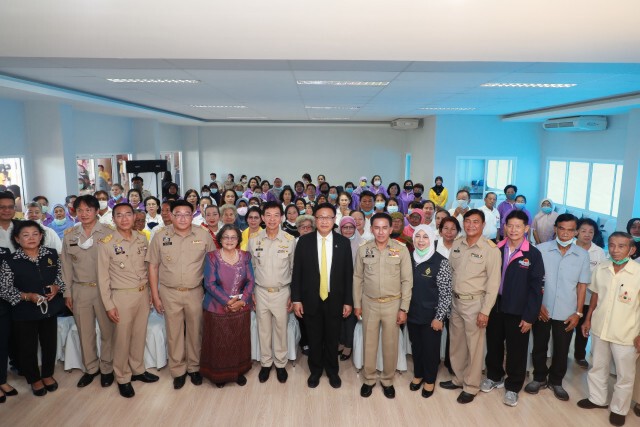 อธิบดี สถ.​ เปิด "อาคารศูนย์นันทนาการผู้สูงอายุ และพัฒนาอาชีพ" เทศบาลเมืองสตูล จังหวัดสตูล