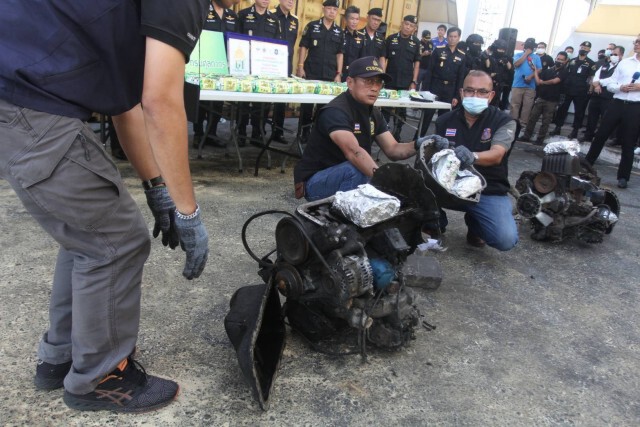 ตร. จับมือ ศุลกากร สกัดไอซ์ 62 กก. แอบซุกเครื่องยนต์เตรียมส่งมาเลย์