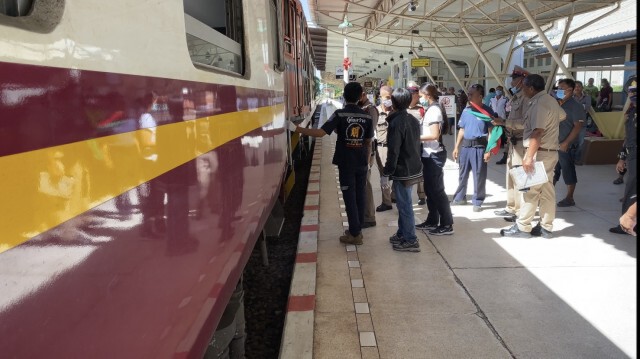 พระโดดให้รถไฟเหยียบร่างเละ