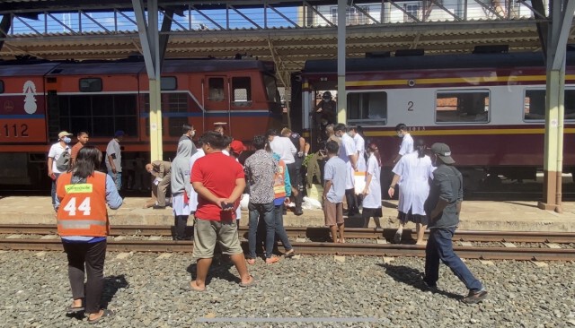 พระโดดให้รถไฟเหยียบร่างเละ