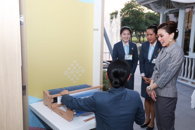 "พระราชินี" ทรงสืบสานงาน "สมเด็จพระพันปีหลวง" เสด็จฯมูลนิธิศิลปาชีพฯ