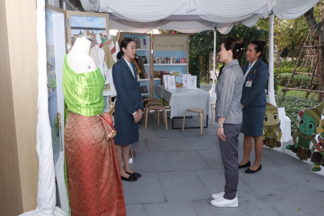 "พระราชินี" ทรงสืบสานงาน "สมเด็จพระพันปีหลวง" เสด็จฯมูลนิธิศิลปาชีพฯ