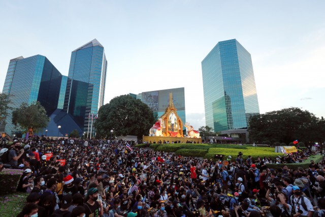 นายกฯขอบคุณตำรวจทำงานหนักดูแลการชุมนุม