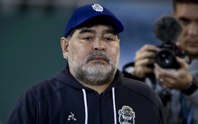 ช็อก! วงการลูกหนังโลก "ดิเอโก มาราโดน่า" เสียชีวิตวัย 60 ปี!