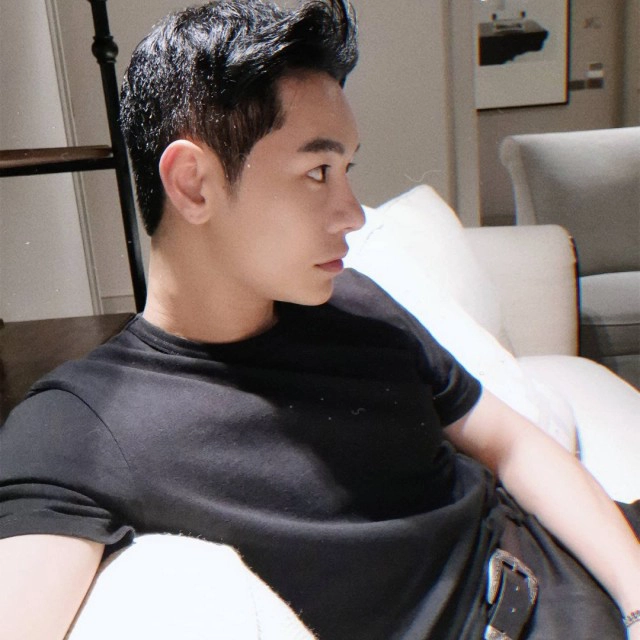 ยังจำผู้ชายตี๋ๆ คนนี้.. ได้ไหม "บอมบ์ พี่มากพระโขนง" วันนี้..ลุคใหม่ปังมาก!!