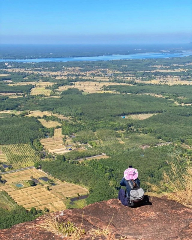 เปิดภาพ'แมท ภีรนีย์'ทริปเดินภู ไปมู ภูลังกา
