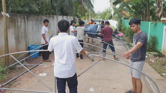 ญาตินำเถ้ากระดูกเสี่ยเต้ยใส่ธาตุตั้งประตูวัดตามคำสั่งเสีย