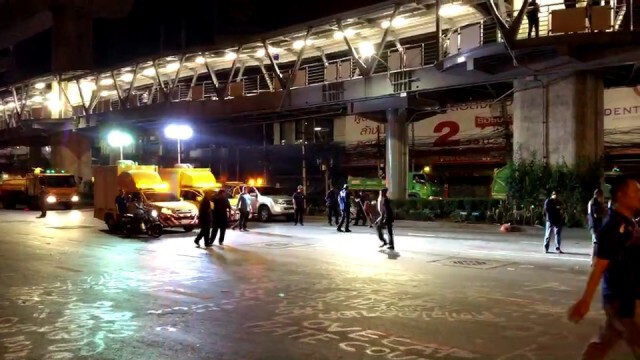 กทม.เร่งทำความสะอาด 5 แยกลาดพร้าว หลังยุติการชุมนุม