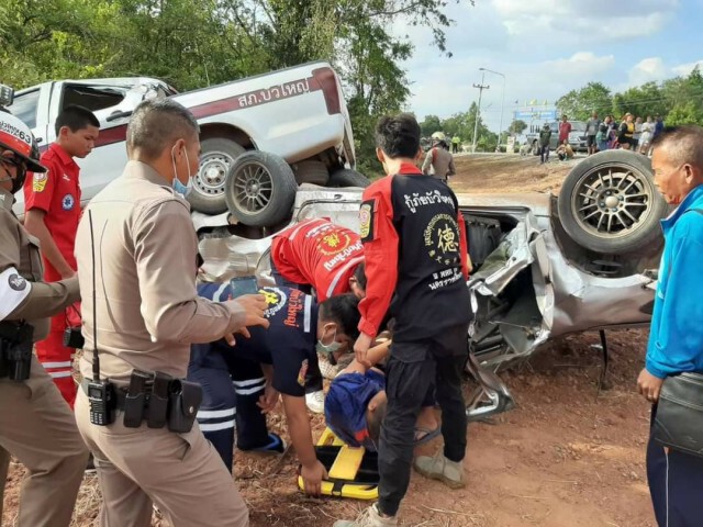 ไล่ล่าคนร้ายแอบขโมยรถจับได้ในสภาพพังยับทั้งคู่