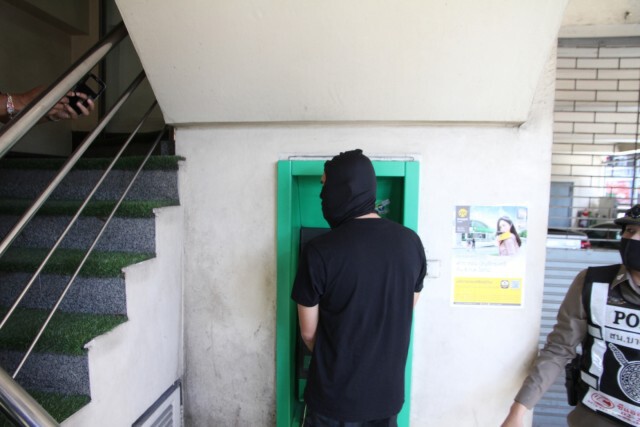 รวบแล้ว!! คนร้ายชิงเงิน ธ.ก.ส. คุมตัวทำแผนฯทันที