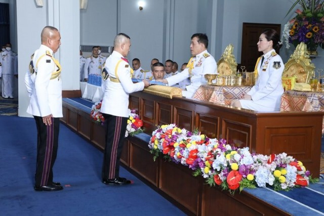 ในหลวง พระราชทานพระบรมราโชวาท แก่ผู้สำเร็จการศึกษาจากวิทยาลัยทหาร