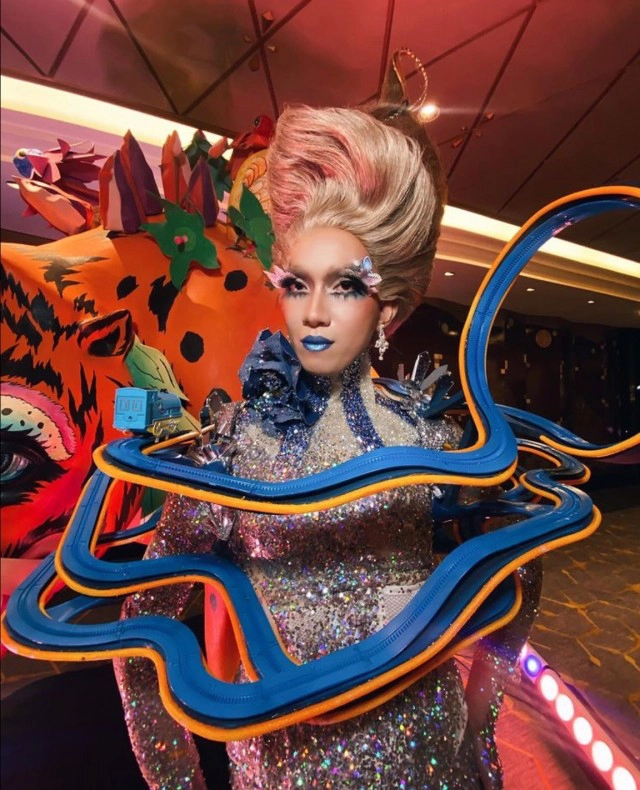 "มาดามมด" จัดเต็มใส่ชุดรถไฟเหาะร่วมงานวิวาห์"ตูน-ก้อย"