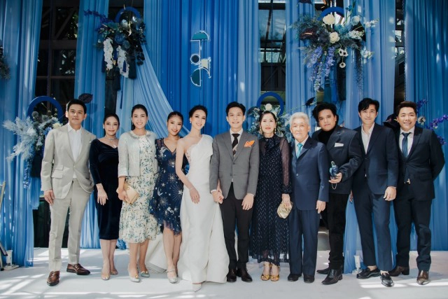 ชื่นมื่น! "รถเมล์ คะนึงนิจ" ควงหนุ่มนอกวงการเข้าประตูวิวาห์สไตล์ไชนีสโมเดิร์น