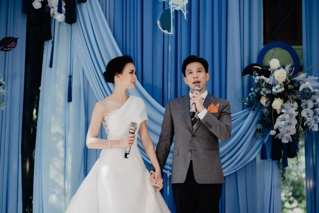 ชื่นมื่น! "รถเมล์ คะนึงนิจ" ควงหนุ่มนอกวงการเข้าประตูวิวาห์สไตล์ไชนีสโมเดิร์น