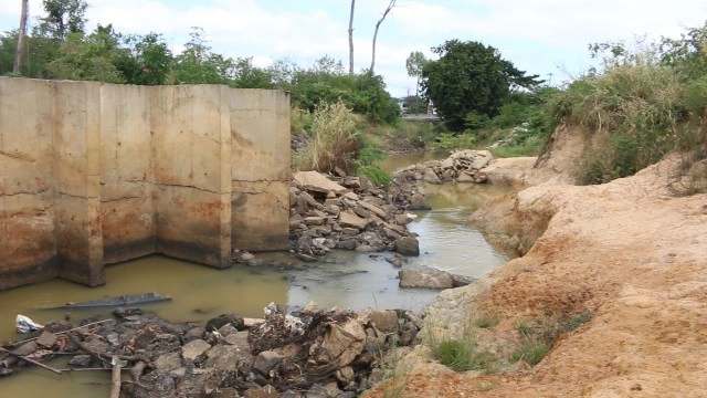 สวนสาธารณะ2แห่ง ถูกปล่อยทิ้งร้างไม่มีใครดูแล