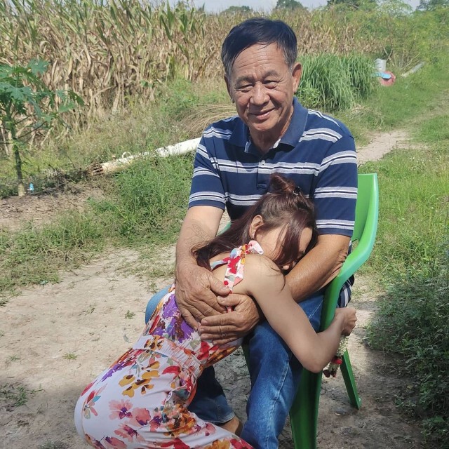 "ติ๊ก บิ๊กบราเธอร์" กราบเท้าพ่อ ขอขมา รับ ทำอะไรไม่เคยปรึกษาครอบครัว