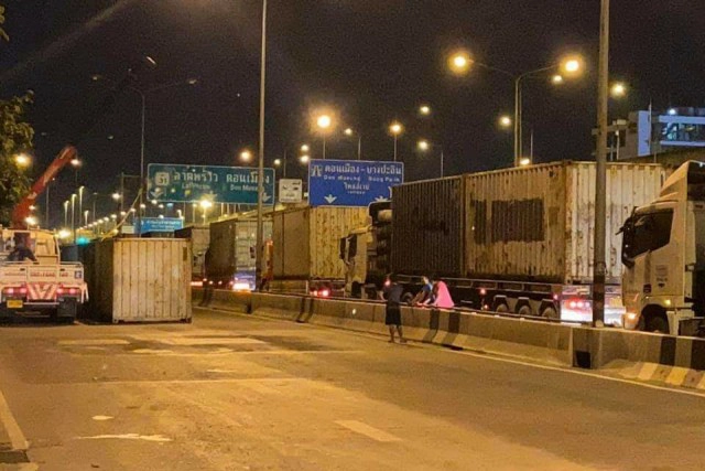 ด่วน.! ปิดถนนวิภาวดี ช่วง ร.1 รอ.แล้ว