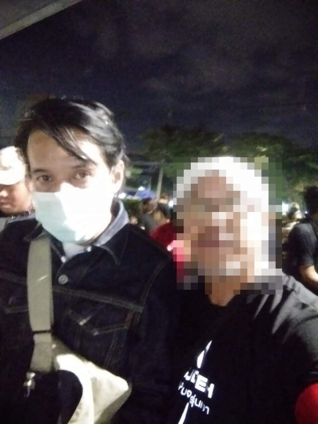 'พี่หนุ่ย' ร่วมคณะ'ราษฎร' ชุมนุมครั้งหน้า ซ้อมชูมือขวาไว้