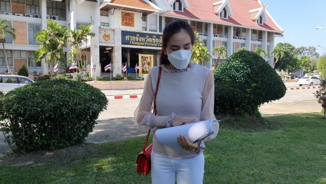 "พลอย ชิดจันทร์" ขึ้นศาลไกล่เกลี่ยโดนฟ้อง 50 ล้าน