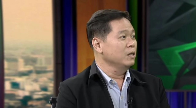 รู้จัก 'ผศ.ดร.อานนท์' ผู้ฟาด 'รุ้ง'ดับคาจอทีวี