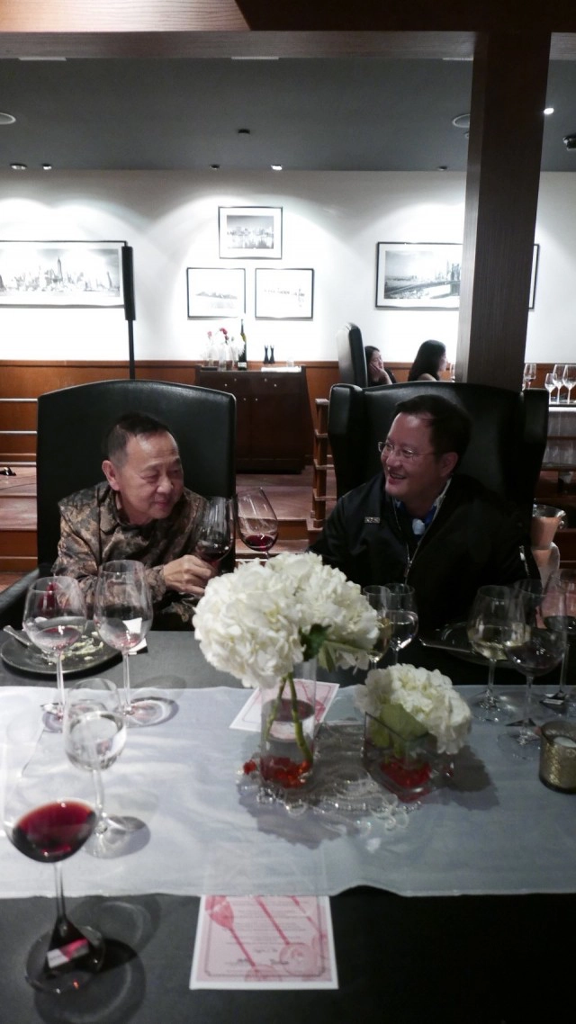 เหล่าเซเลปยกก๊วน ชวนกันคิดถึงถิ่นเก่า  @New York Steak House