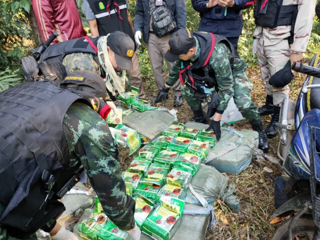 รวบ 8 หนุ่มชาวเขา-ยึดบิ๊กล็อต-ไอซ์160กก.
