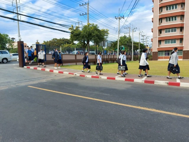 สุรนารีไม่มีใครใส่ชุดไปรเวท