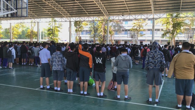 นักเรียนโรงเรียนดังใส่ไปรเวทไปเรียน