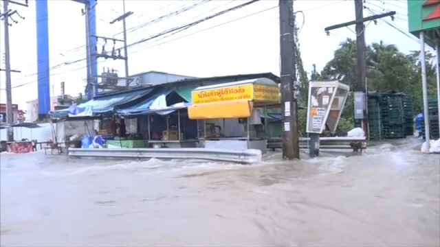 ฝนกระหน่ำน้ำท่วมทุกจุดเปิดเทอมวันแรก รร.สั่งปิดต่อ