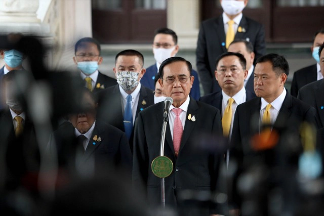 "ก้าวไกล" ยก"ประยุทธ์"เก่งเทียบ"สามารถ  พยัคฆ์อรุณ"