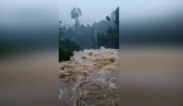 เมืองคอน อ่วม!! น้ำป่าทะลักคีรีวงเมื่อเช้ามืด