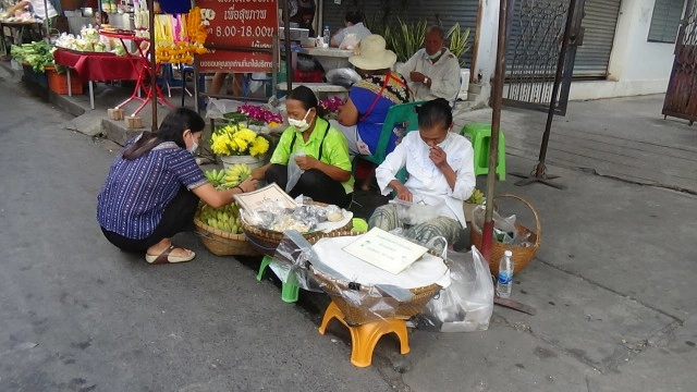 นร.-ปชช.เข้มสวมหน้ากากอนามัยในแหล่งชุมชน