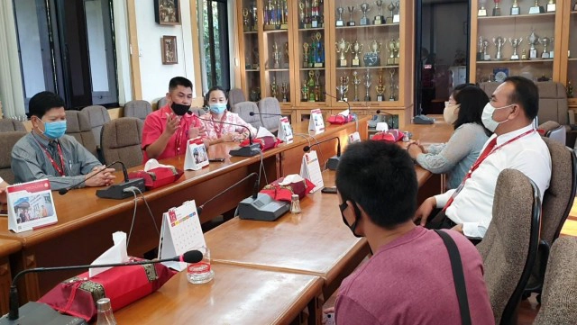 รร.ดาราวิทยาลัยแจงแค่เสื้อ"ปรับพฤติกรรม"ไม่ใช่ชุดนักโทษ