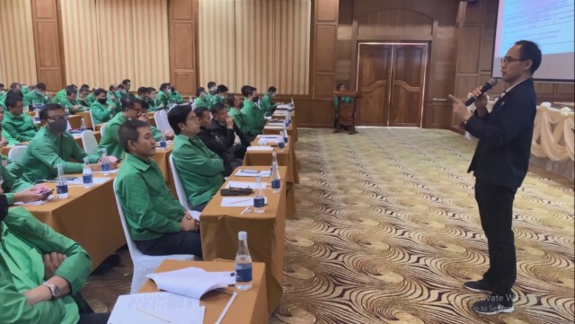 ธ.ก.ส.ประชุมใหญ่เร่งจ่ายเงินช่วยเหลือชาวนาไร่ละ500
