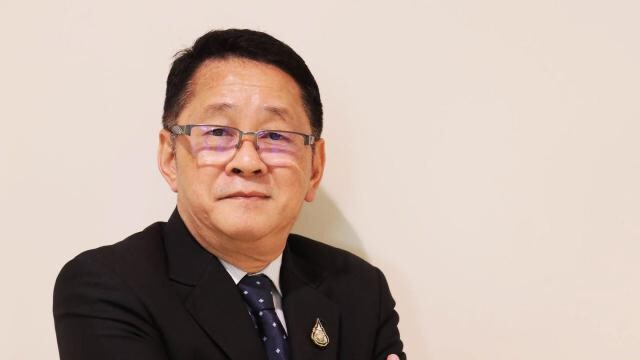 เพื่อไทยจบปมบ้านหลวง - ลุยซักฟอกประเด็นอื่น