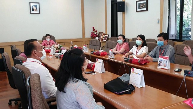 รร.ดาราวิทยาลัยแจงแค่เสื้อ"ปรับพฤติกรรม"ไม่ใช่ชุดนักโทษ