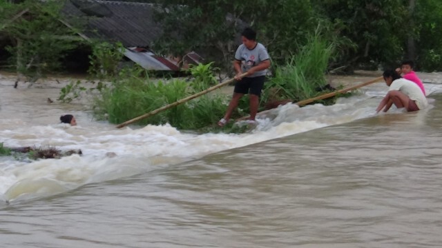 ชาวบ้านริมฝั่งแม่น้ำตรังเริ่มเดือดร้อนหนัก