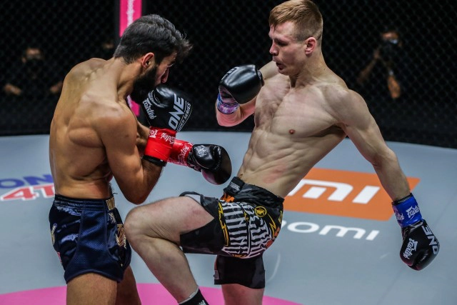 มารัต กริกอเรียน คว้าชัยคิกบ็อกซิ่ง" วัน แชมเปียนชิพ"