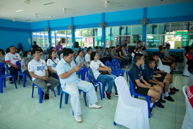 ท่ามะขามวิทยาผนึก"ภูริ อคาเดมี่"เปิดห้องเรียนฟุตบอล