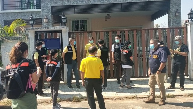 ลุ้นผลผู้สัมผัสหนุ่มติดโควิดกว่า10ราย