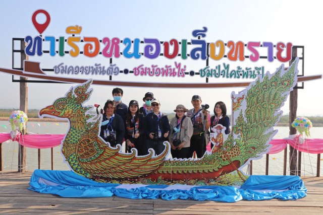 "แม่ใจ"สืบทอดประเพณีแข่งเรือพายประมง