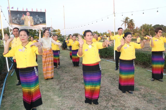 โชคนิพลหมูป่า จัดกิจกรรมวันพ่อแห่งชาติ