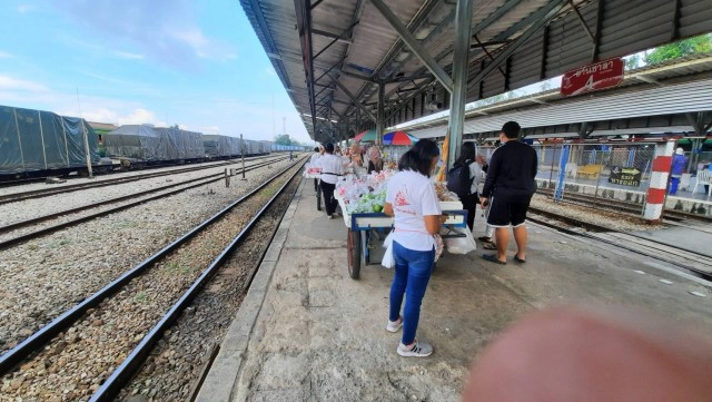 เปิดเดินรถไฟสายใต้หลังน้ำท่วมคลี่คลาย