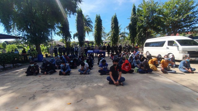 รวบ 58 แรงงานเถื่อนลาวลักลอบเข้าเมืองไปทำงานกรุงเทพฯ