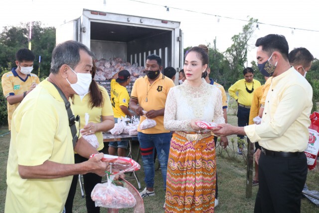 โชคนิพลหมูป่า จัดกิจกรรมวันพ่อแห่งชาติ