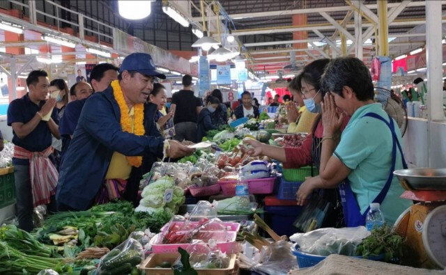 "ภูษิต"ผู้สมัครนายกอบจ.บุรีรัมย์ลุยหาเสียงขอคะแนนโค้งสุดท้าย